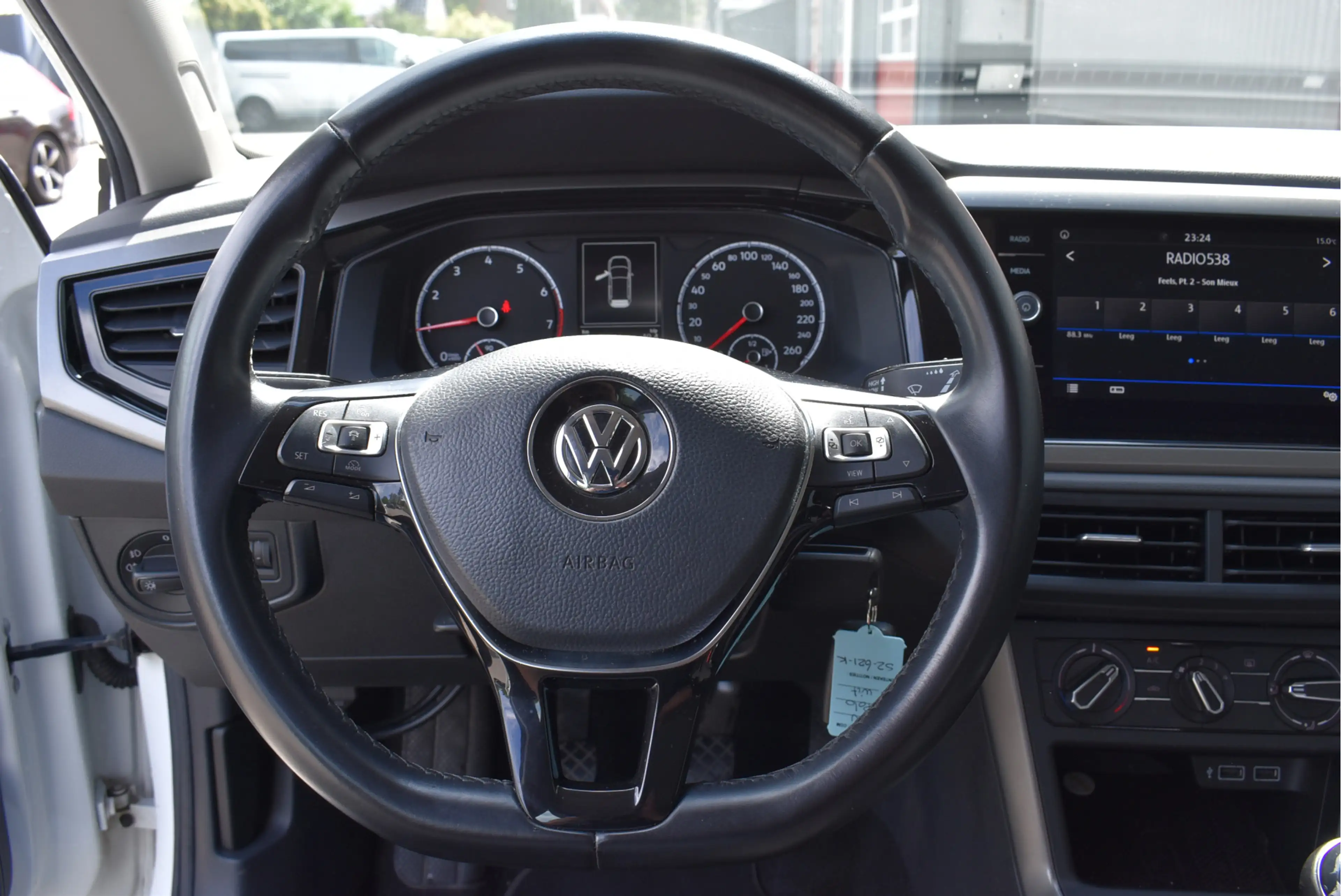 Volkswagen Polo 1.0 TSI Comfortline Adaptive cruise, Carplay, Navi — photo 4