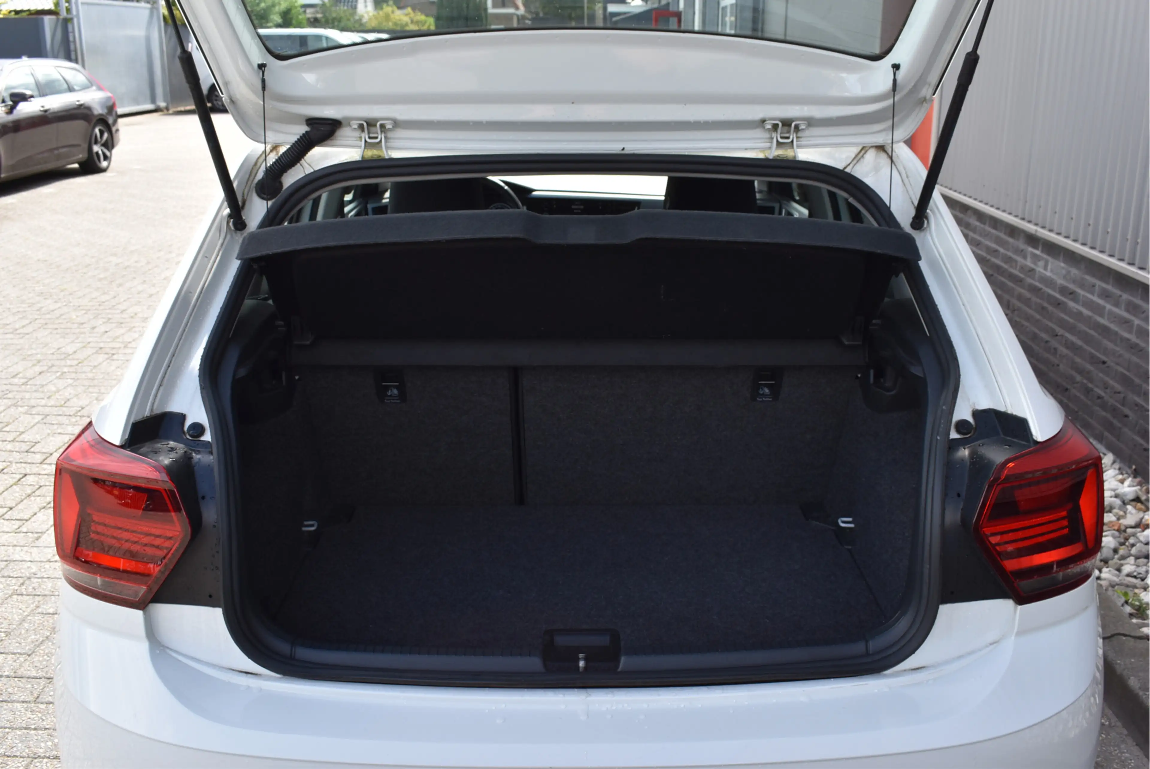 Volkswagen Polo 1.0 TSI Comfortline Adaptive cruise, Carplay, Navi — photo 24