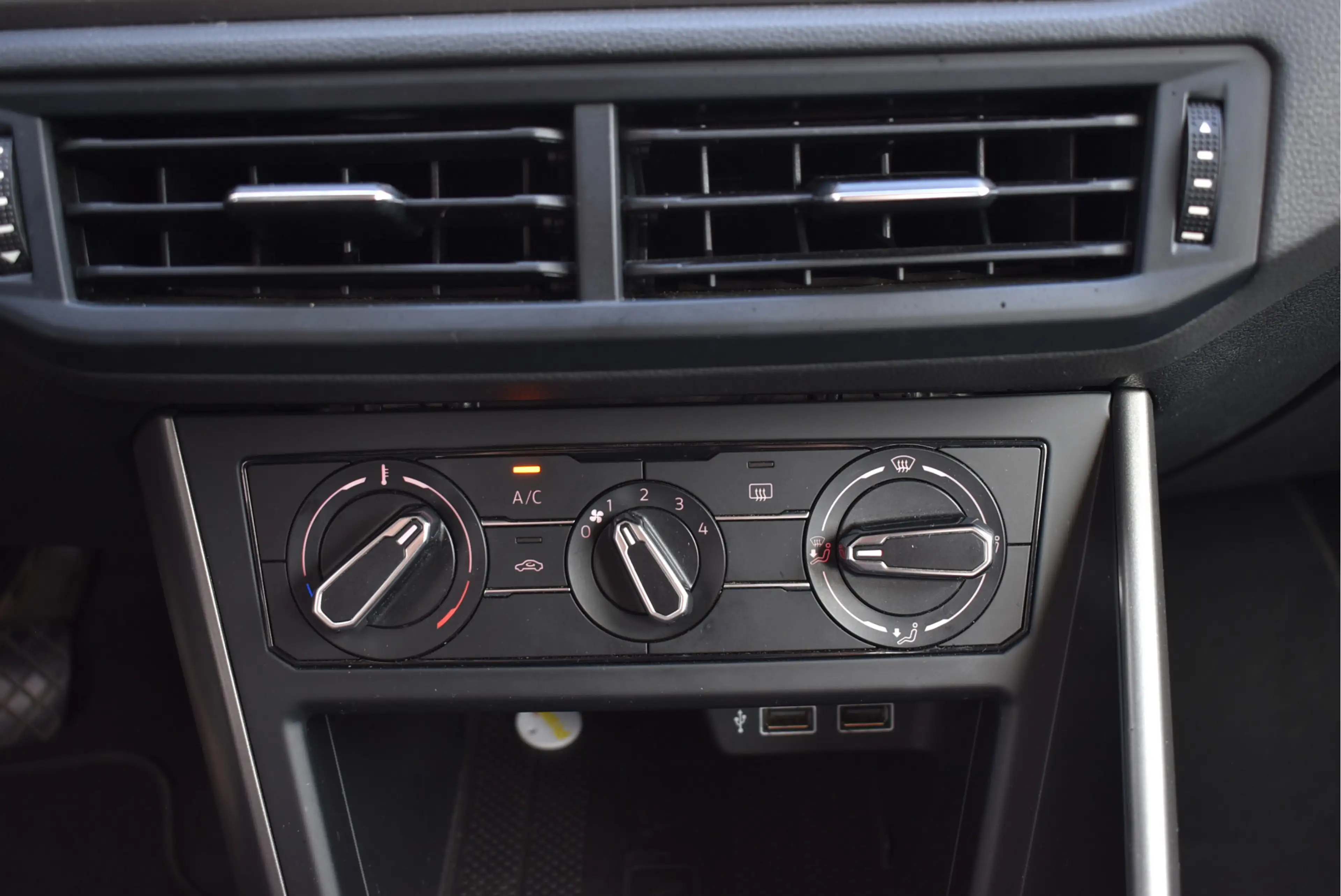 Volkswagen Polo 1.0 TSI Comfortline Adaptive cruise, Carplay, Navi — photo 22