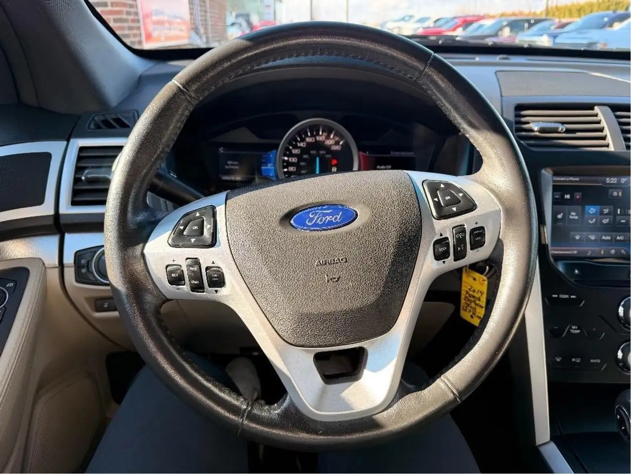 Ford Explorer снимка Ford Explorer