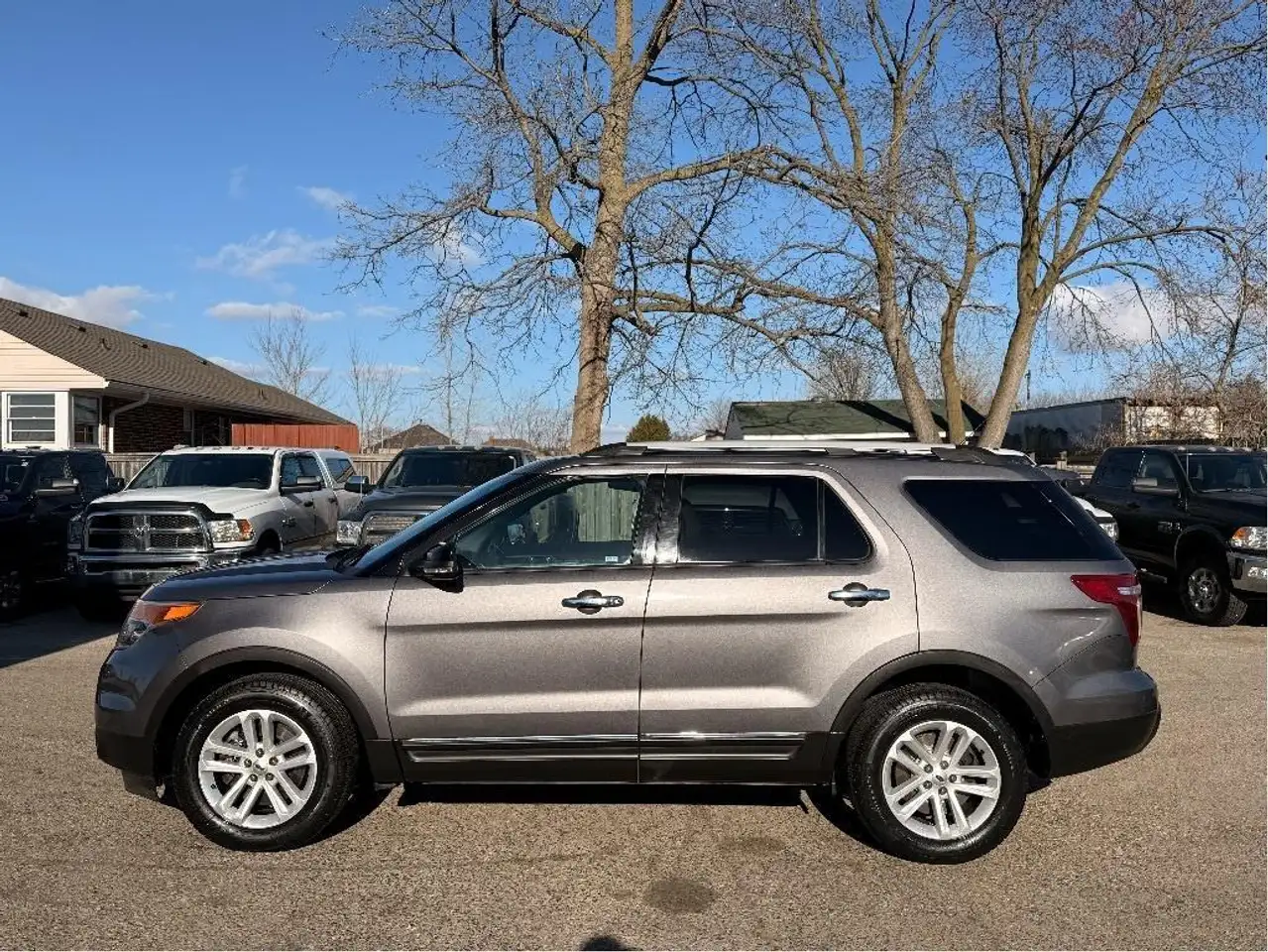 Ford Explorer снимка Ford Explorer
