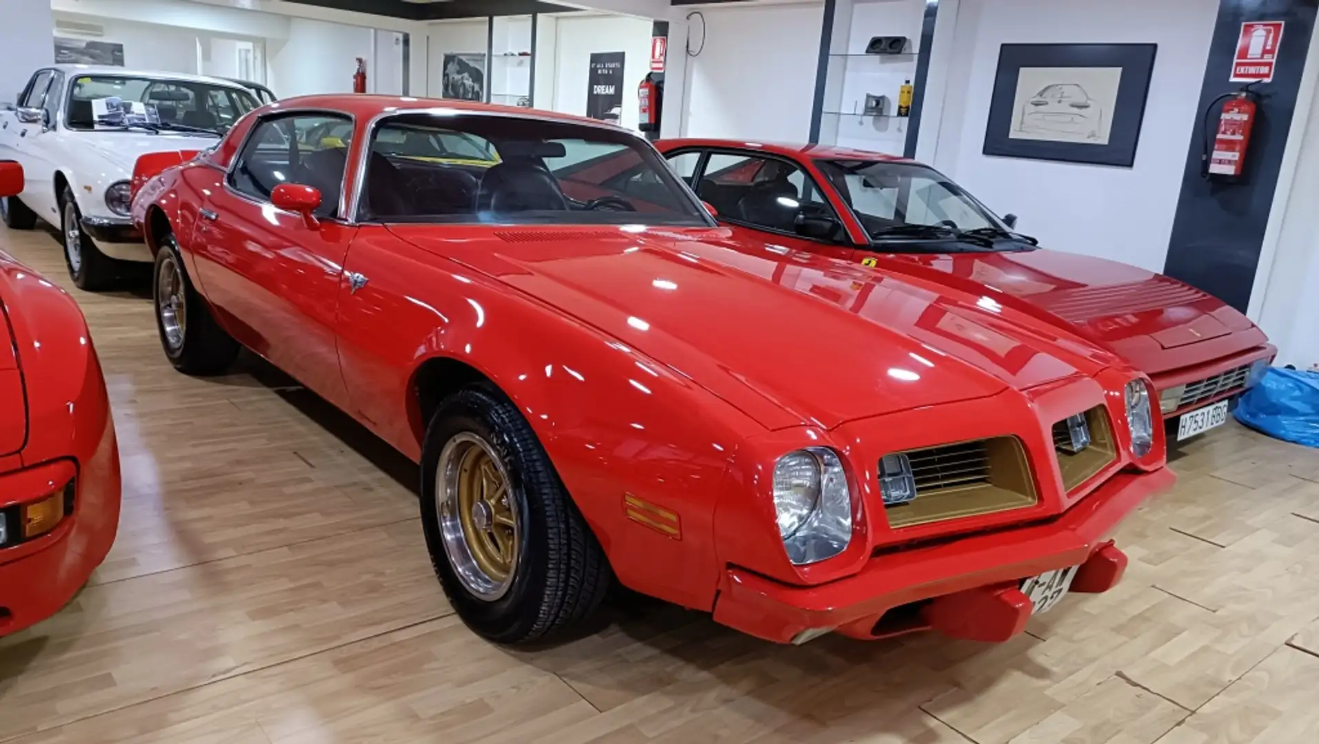 Pontiac Firebird Coupé V8 Rojo - 2