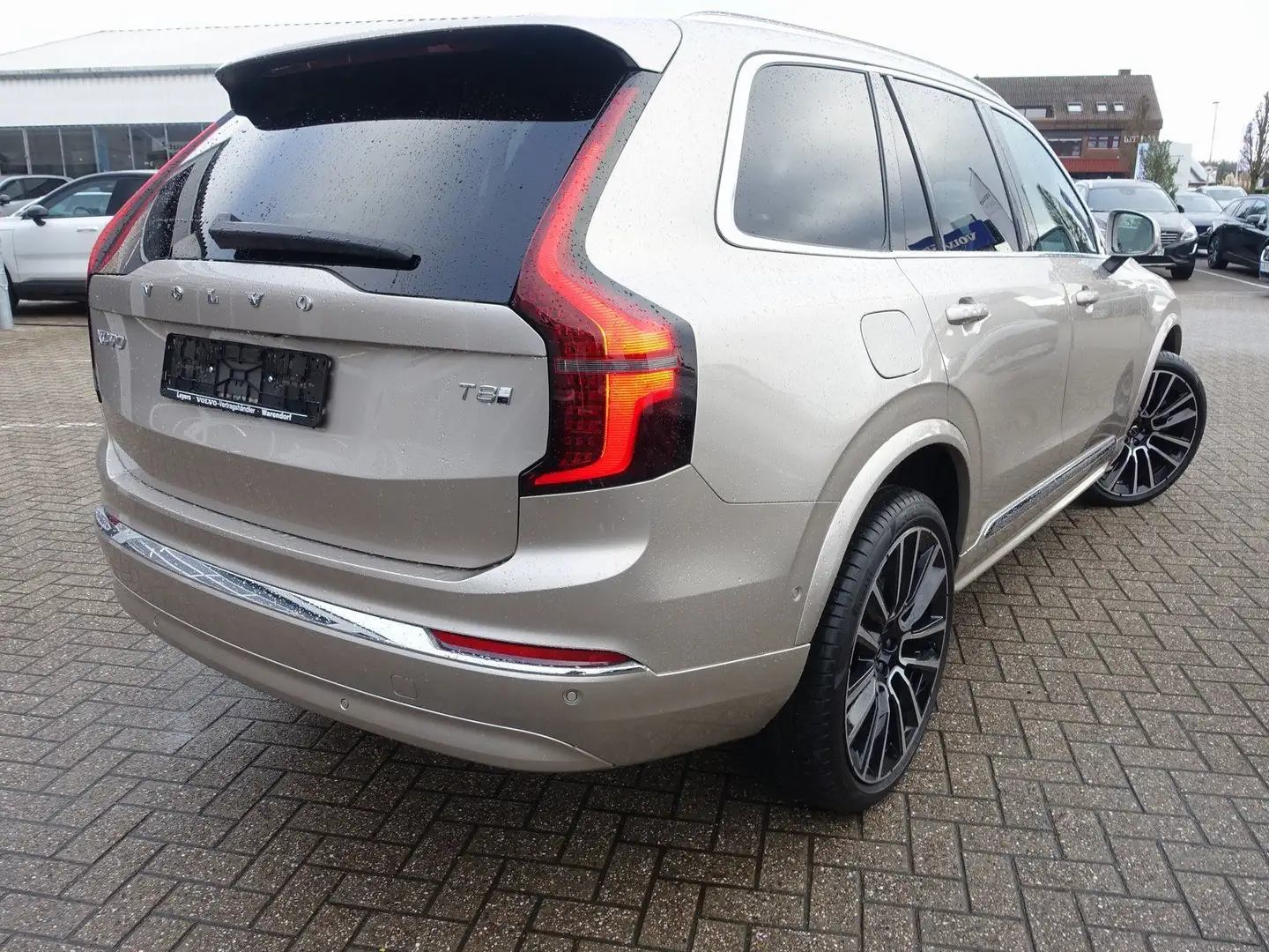 Volvo XC90 Ultra T8 AWD/Massage/Pano/B&W/AHK/360°/Four - 2