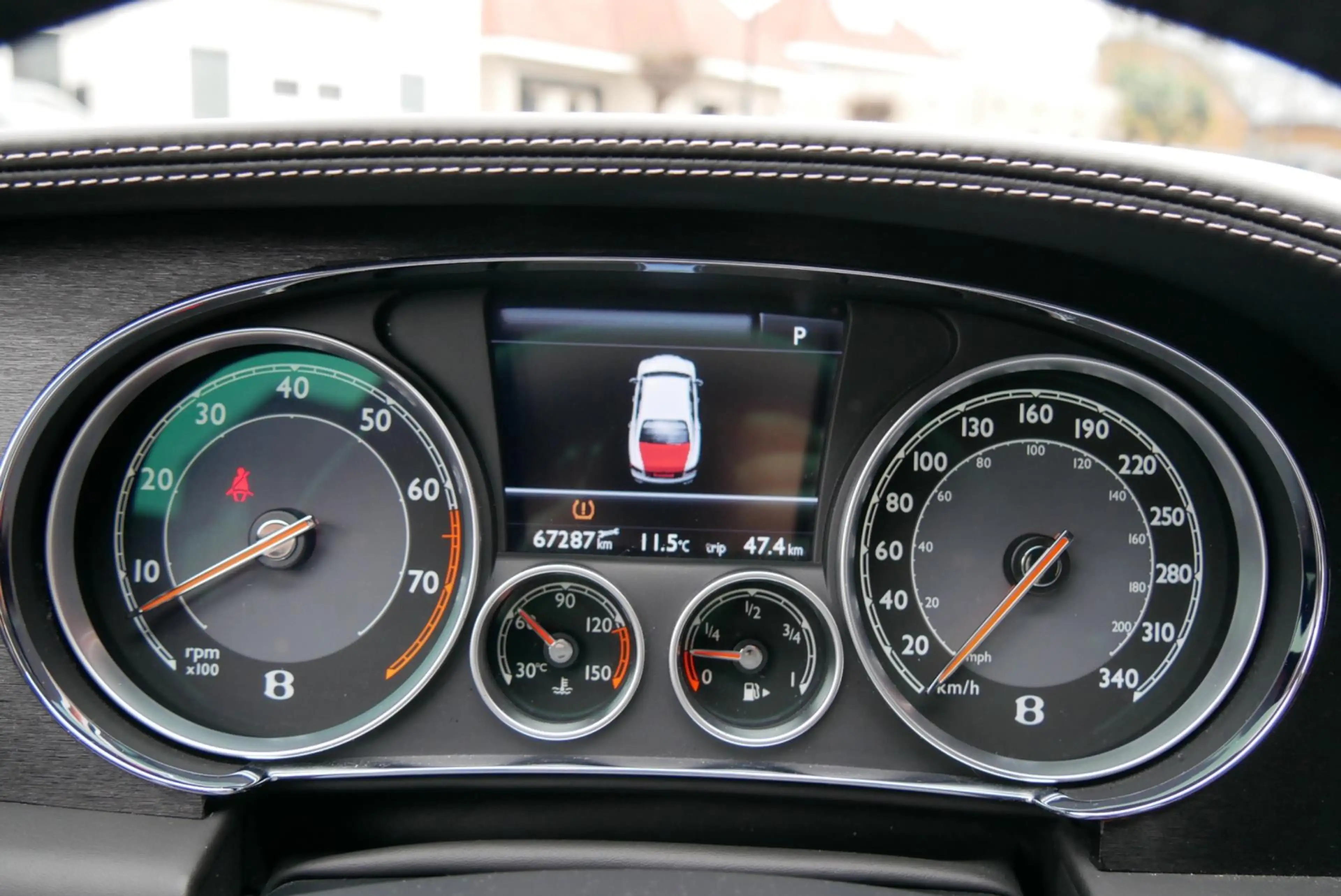 Bentley Flying Spur 4.0 V8. zeer compleet. dealer onderhouden. org km — photo 17