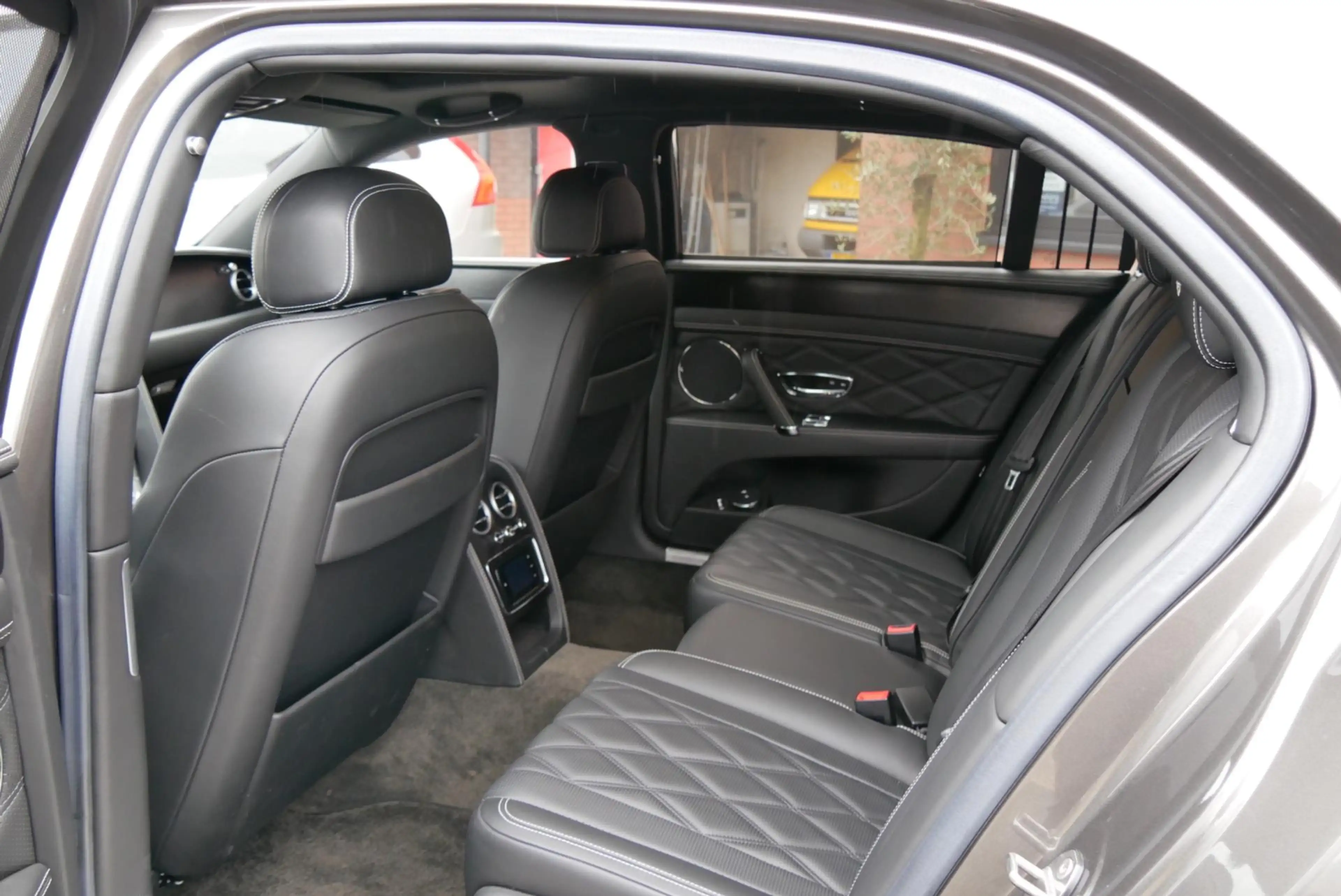 Bentley Flying Spur 4.0 V8. zeer compleet. dealer onderhouden. org km — photo 27