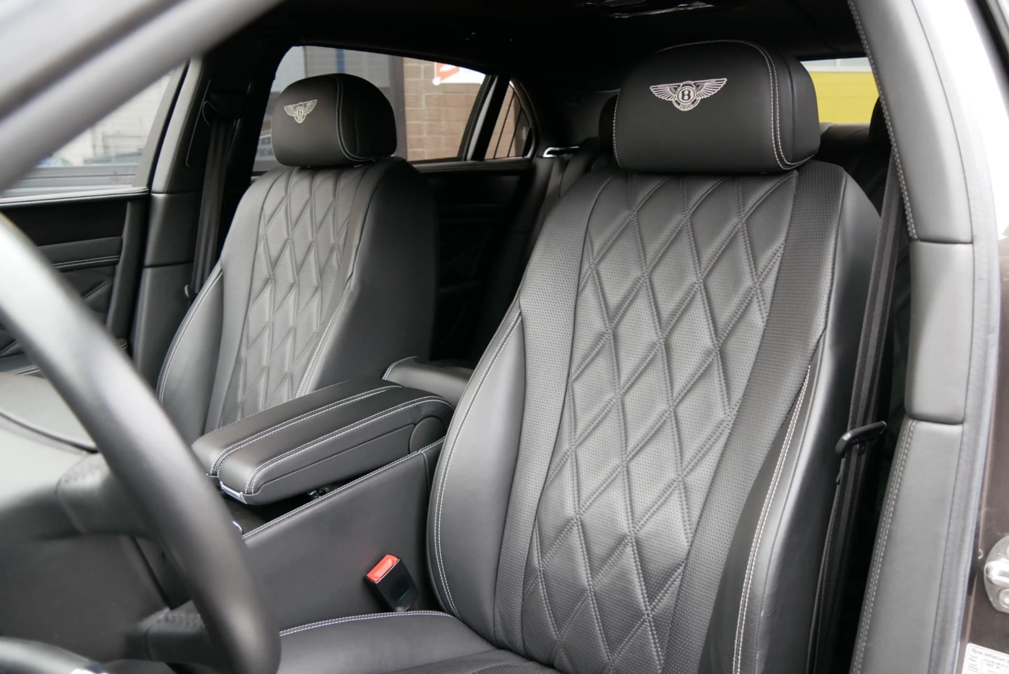 Bentley Flying Spur 4.0 V8. zeer compleet. dealer onderhouden. org km — photo 14