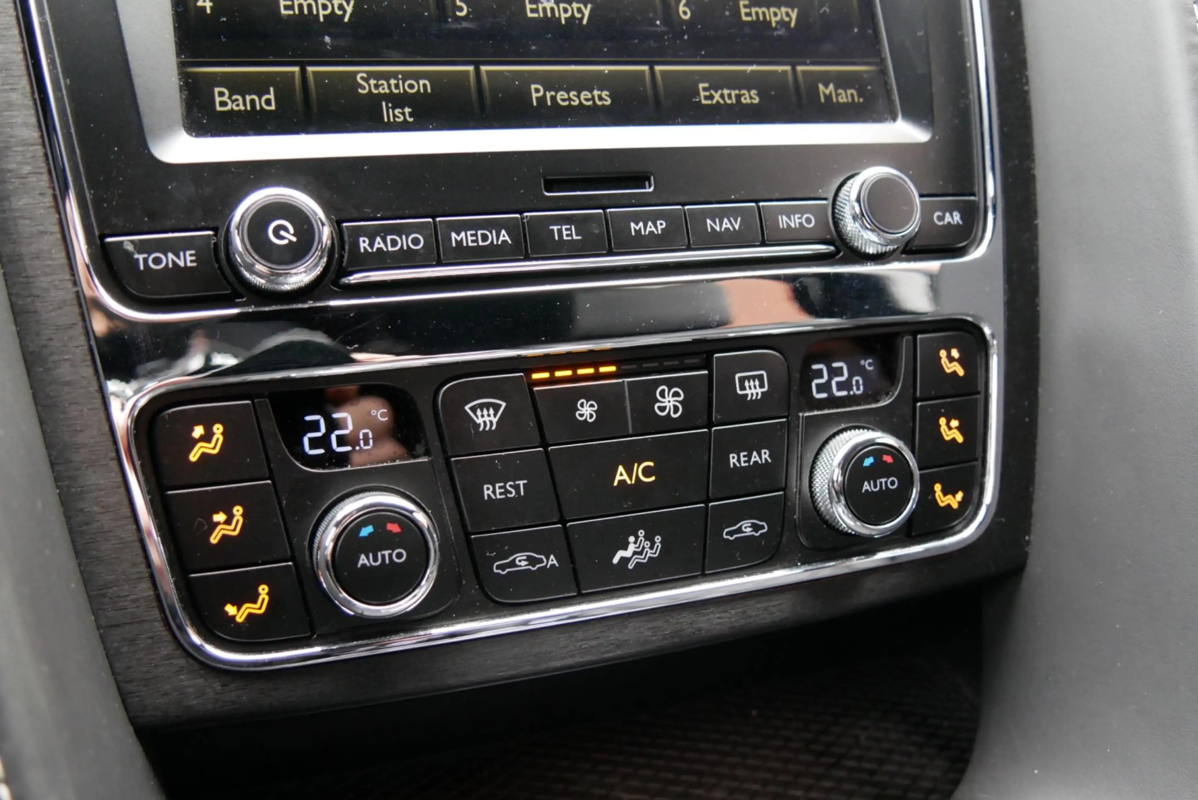 Bentley Flying Spur 4.0 V8. zeer compleet. dealer onderhouden. org km — photo 24