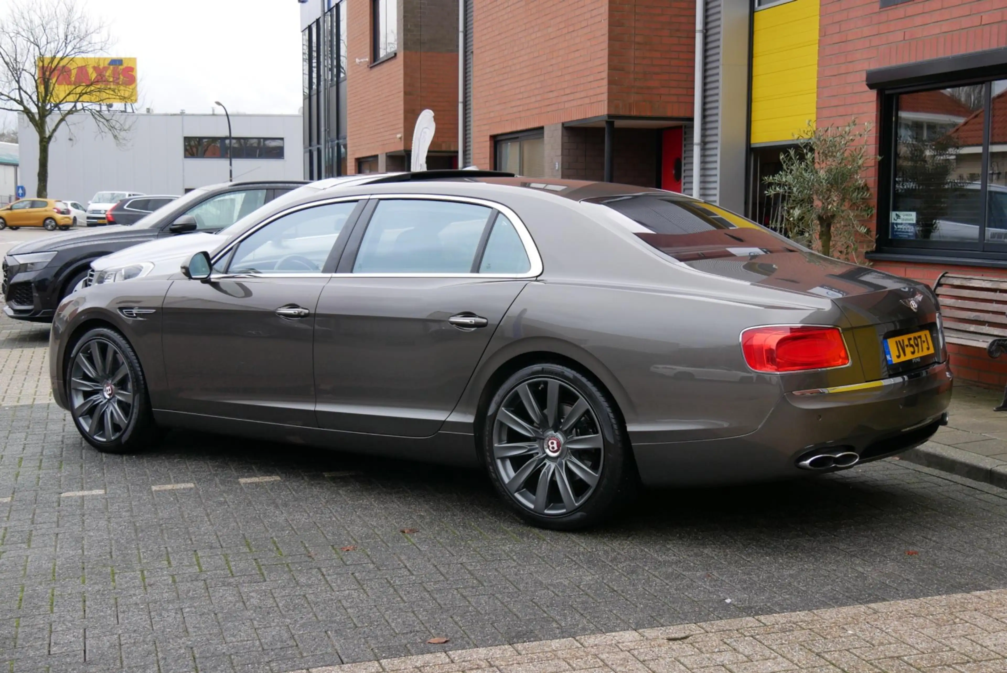 Bentley Flying Spur 4.0 V8. zeer compleet. dealer onderhouden. org km — photo 5