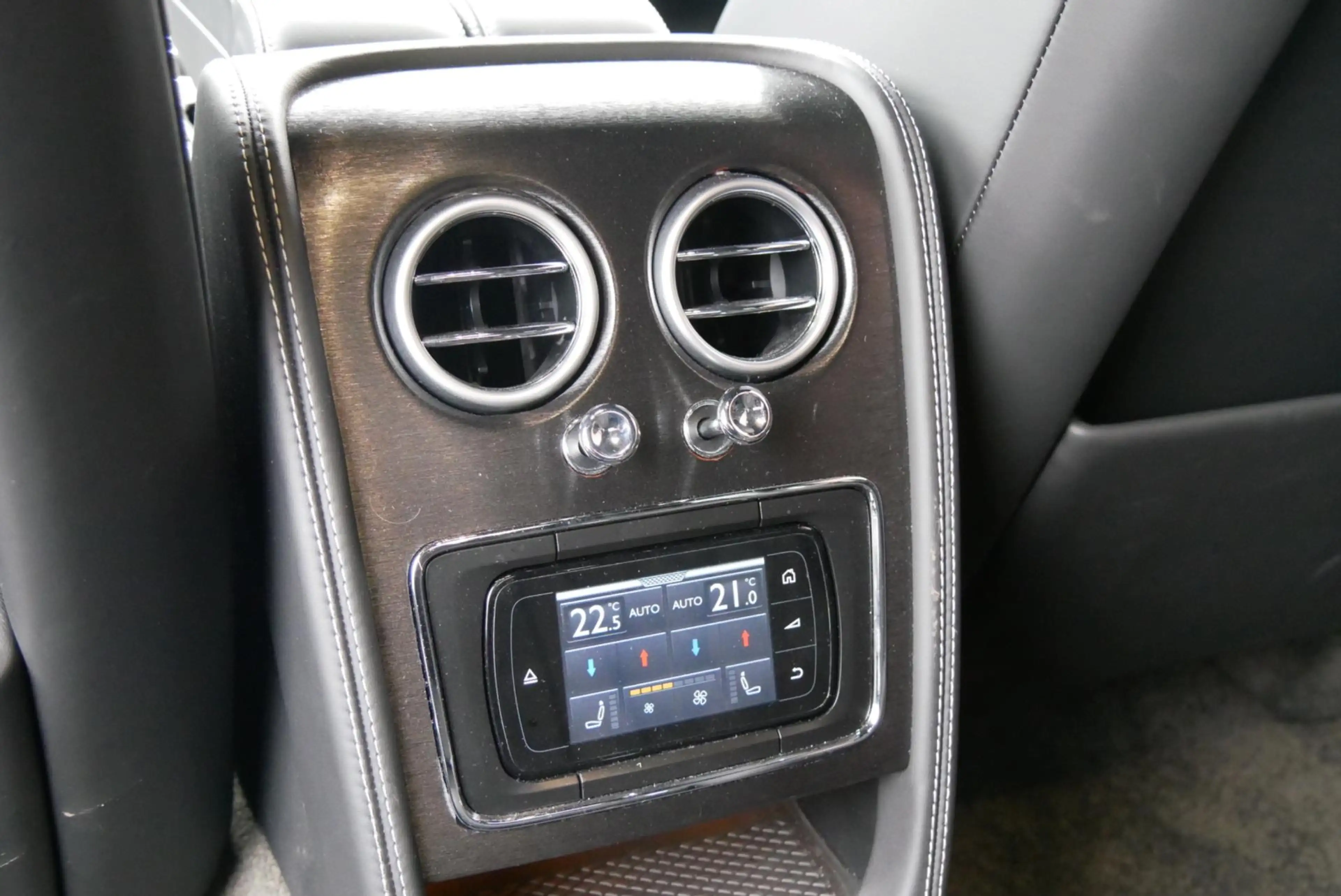 Bentley Flying Spur 4.0 V8. zeer compleet. dealer onderhouden. org km — photo 29