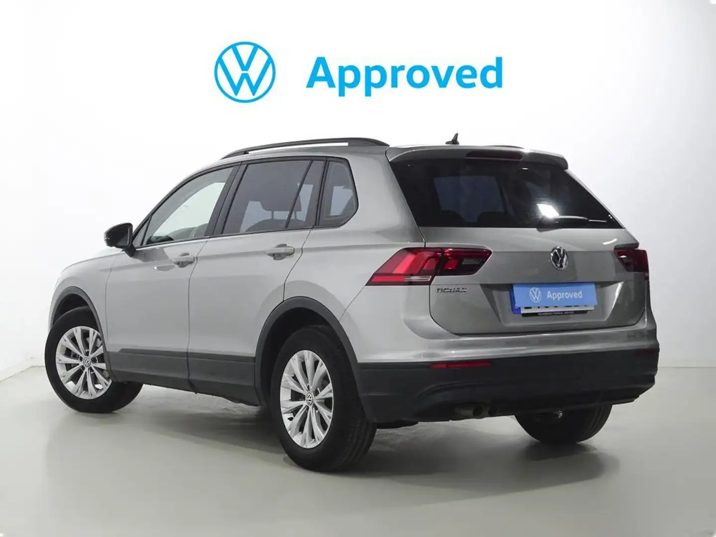 Volkswagen Tiguan 1.5 TSI Edition 96kW Plateado - 2