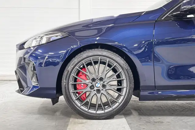 BMW 1 Series view 4