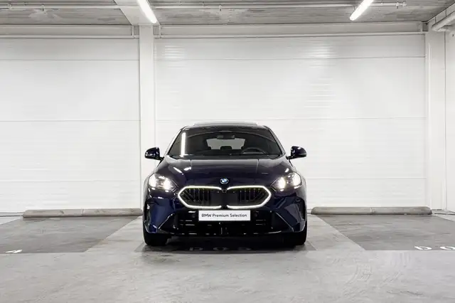 BMW 1 Series view 6