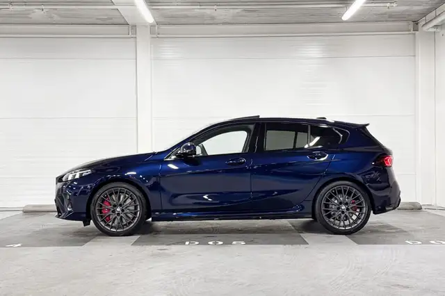 BMW 1 Series view 2