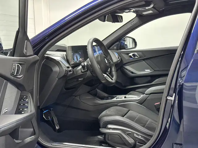 BMW 1 Series view 9