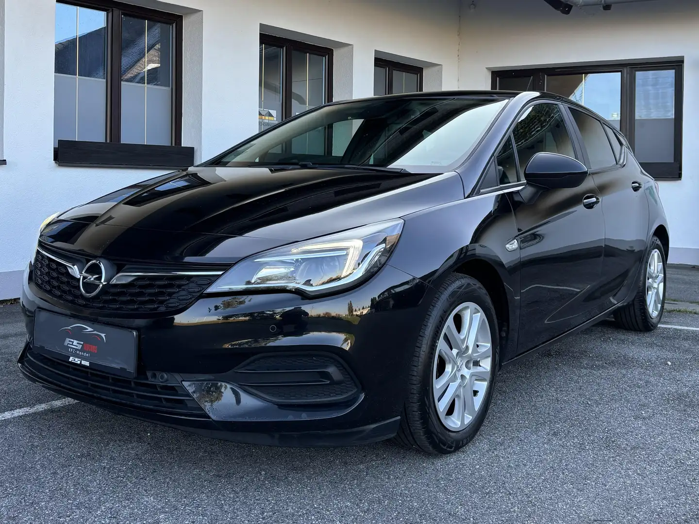 Opel Astra 1,5 Edition-Diesel Schwarz - 1