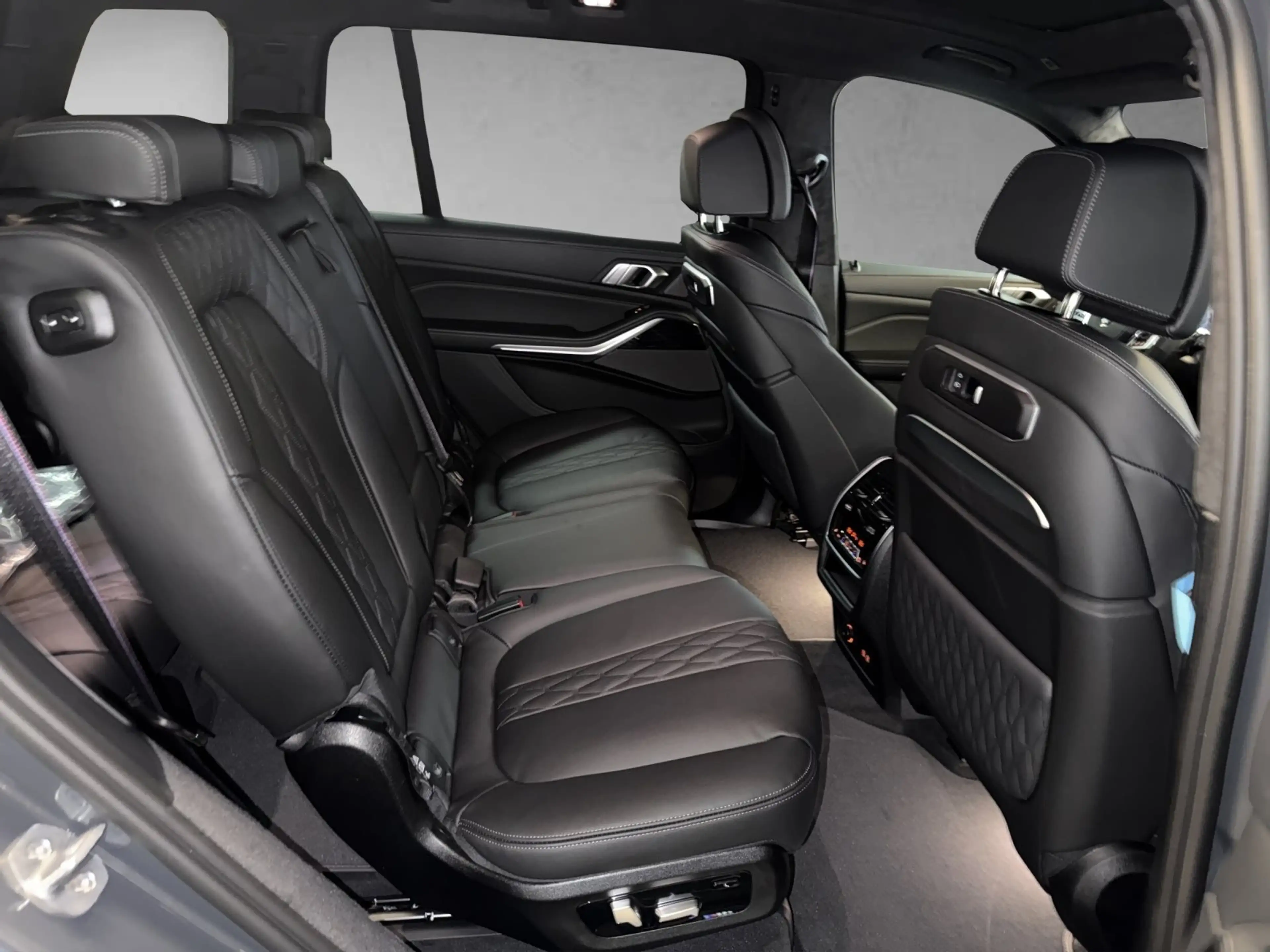 BMW X7 xDrive40d M Sport Pro Exklusiv SkyLounge AHK — photo 12