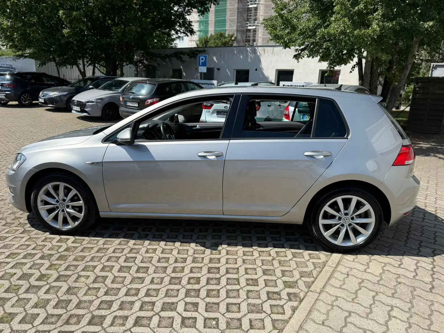 Volkswagen Golf Lounge BMT DSG Comfortline Grau - 1