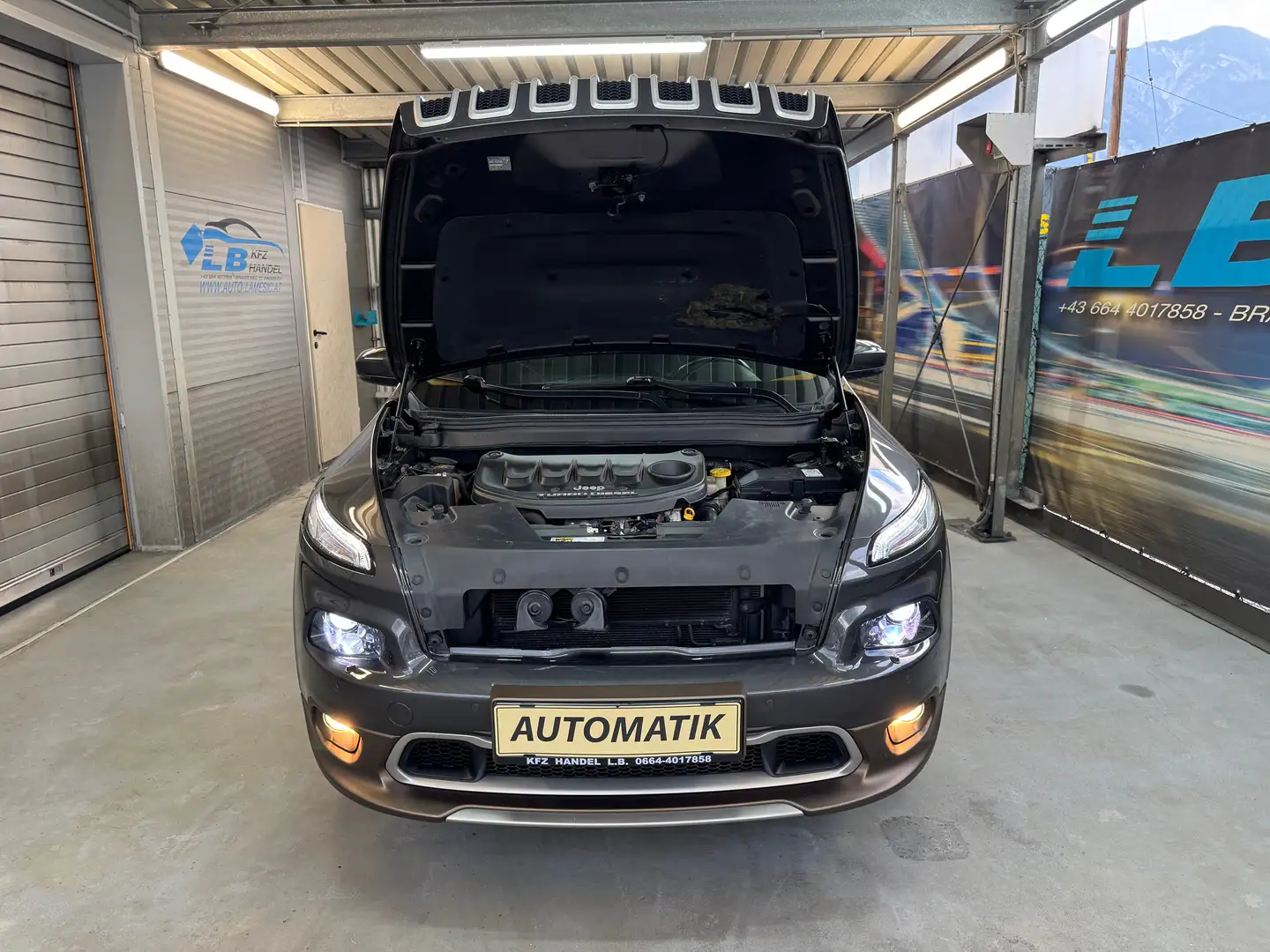 Jeep Cherokee Limited 4WD Grau - 2
