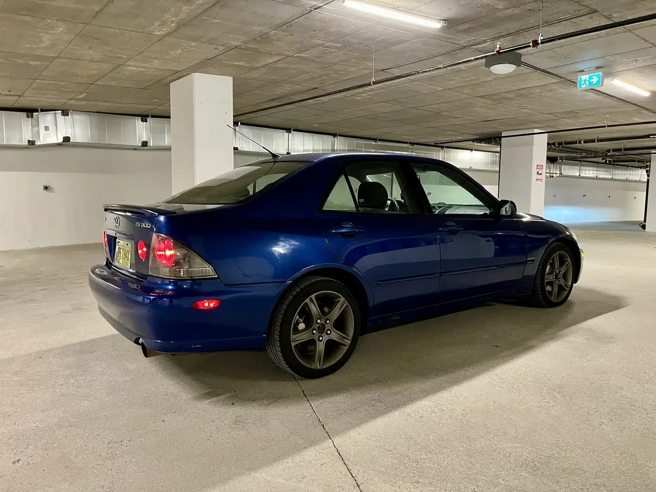 Lexus IS снимка Lexus IS
