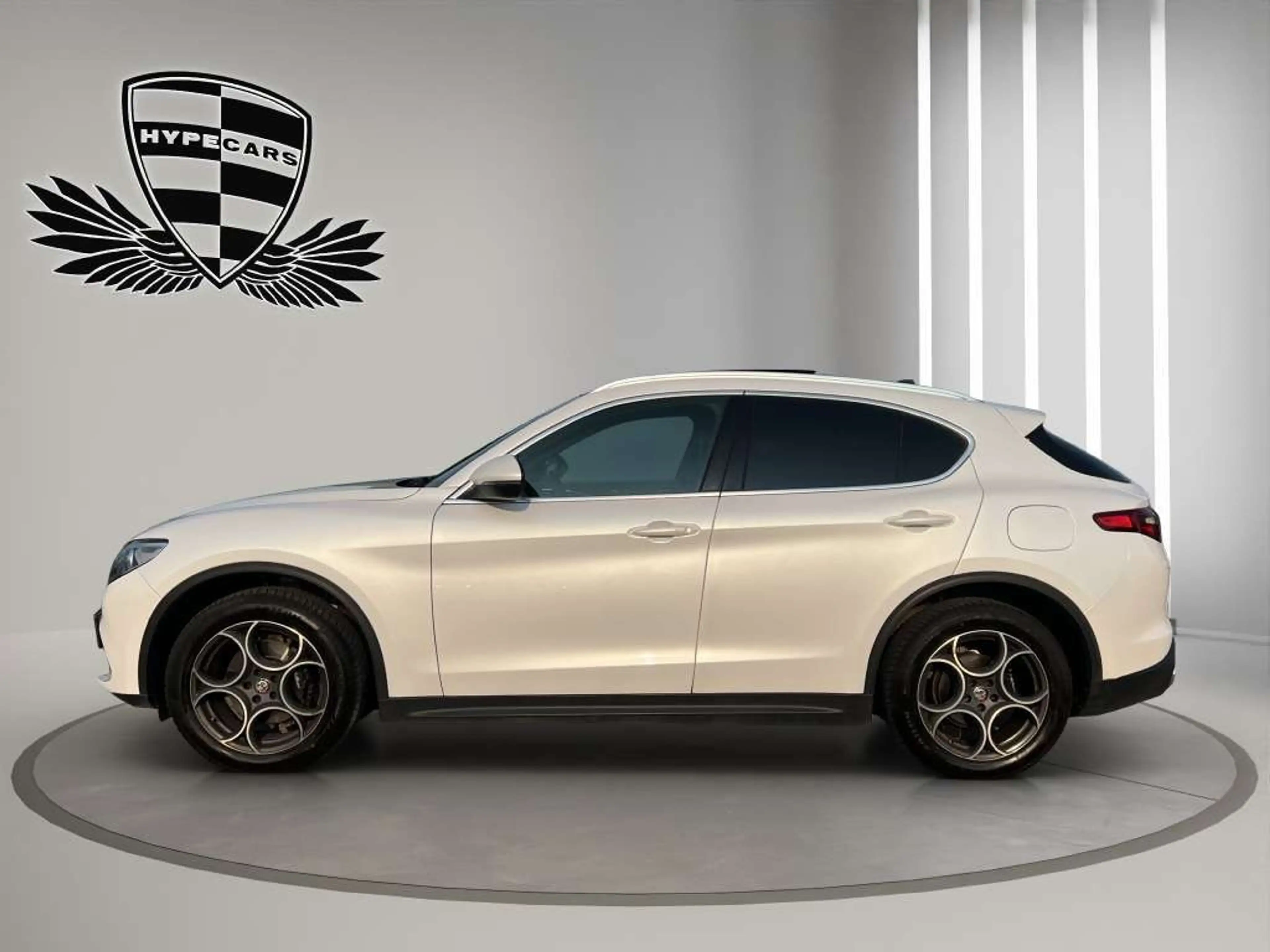 Alfa Romeo Stelvio Super Q4 2,2-JTD AWD *NAVI*LED*PANO* — photo 4