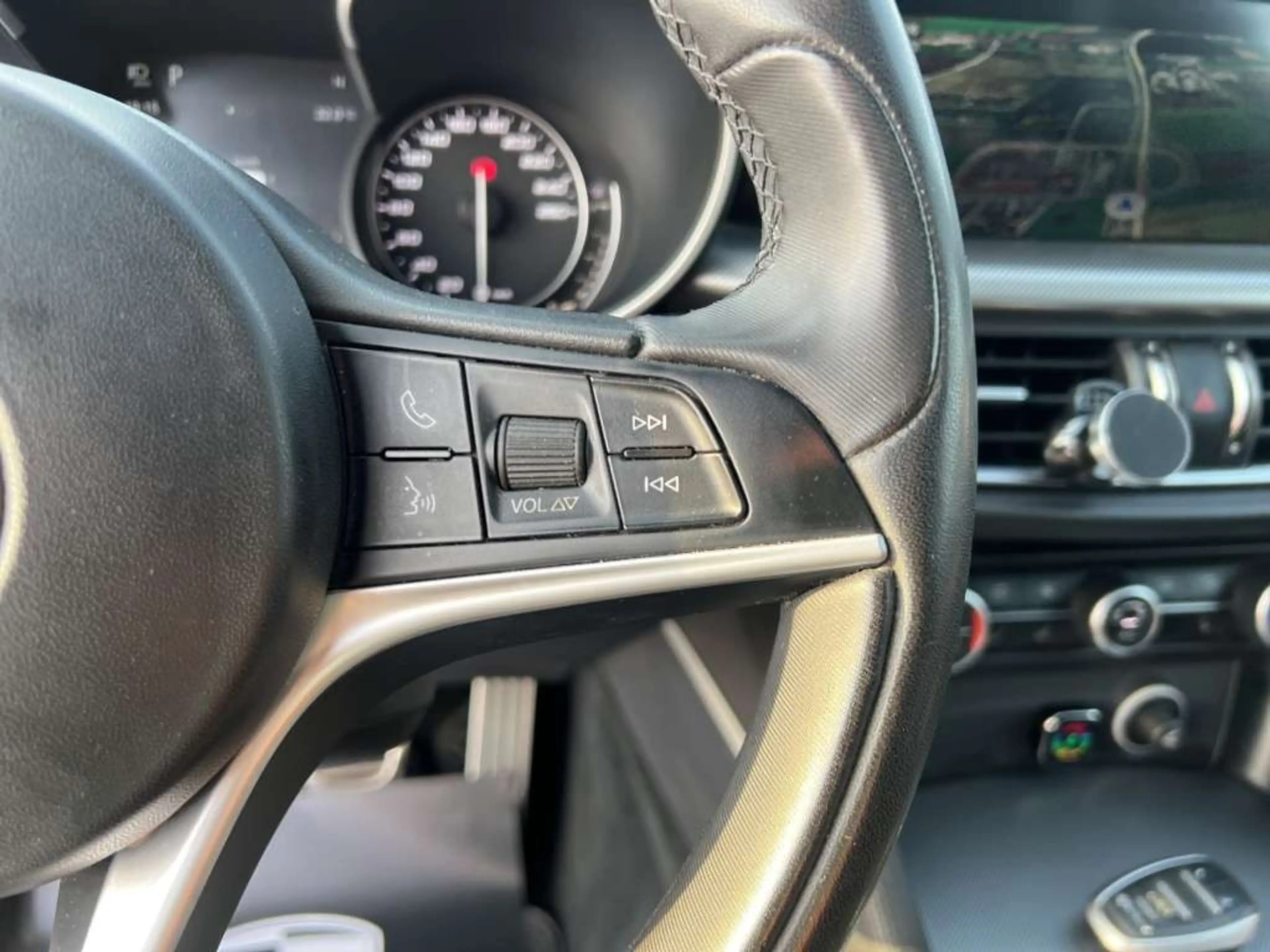 Alfa Romeo Stelvio Super Q4 2,2-JTD AWD *NAVI*LED*PANO* — photo 11
