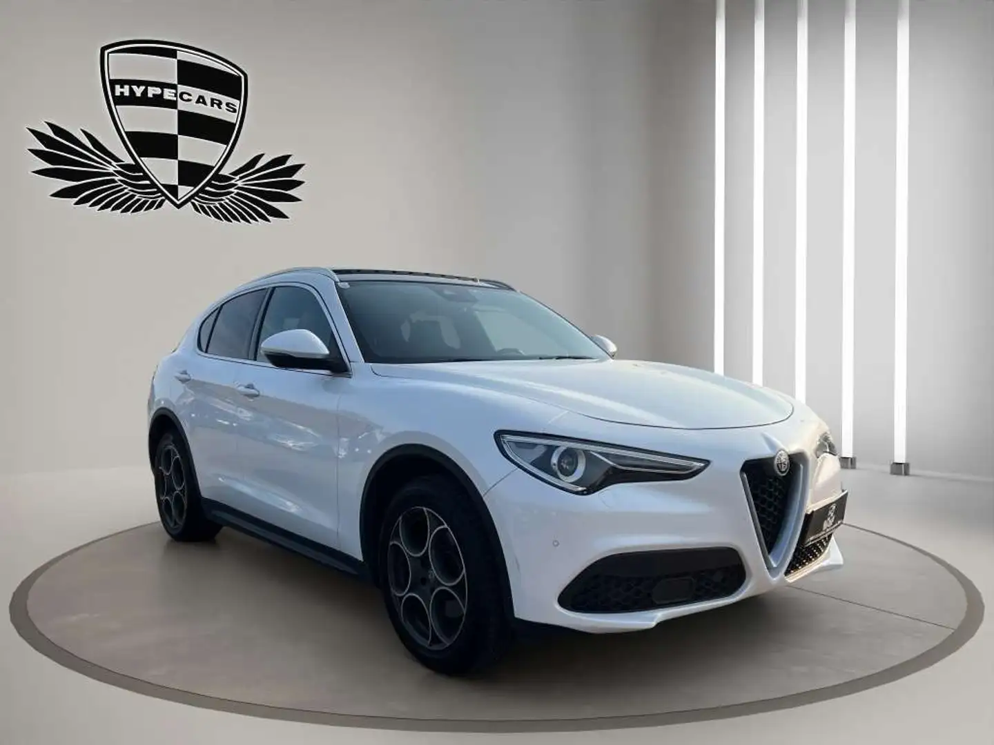Alfa Romeo Stelvio Super Q4 2,2-JTD AWD *NAVI*LED*PANO* Weiß - 2