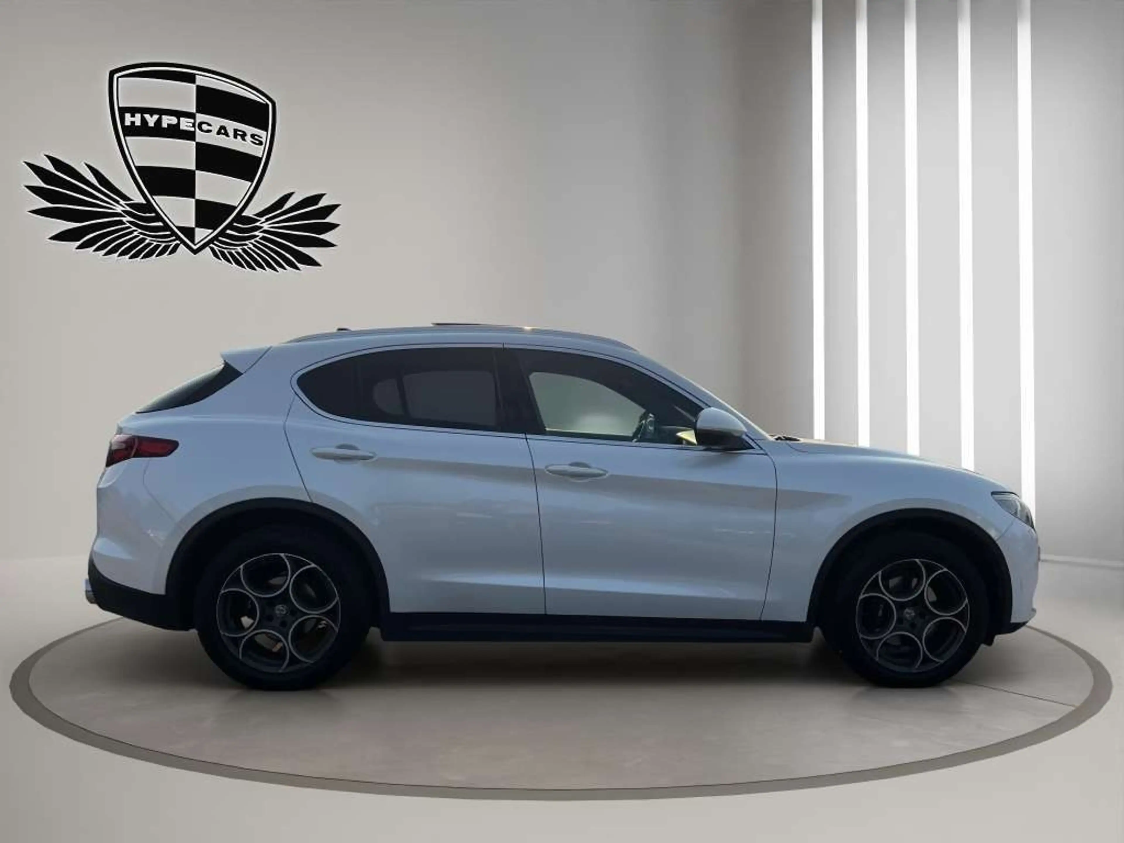 Alfa Romeo Stelvio Super Q4 2,2-JTD AWD *NAVI*LED*PANO* — photo 8