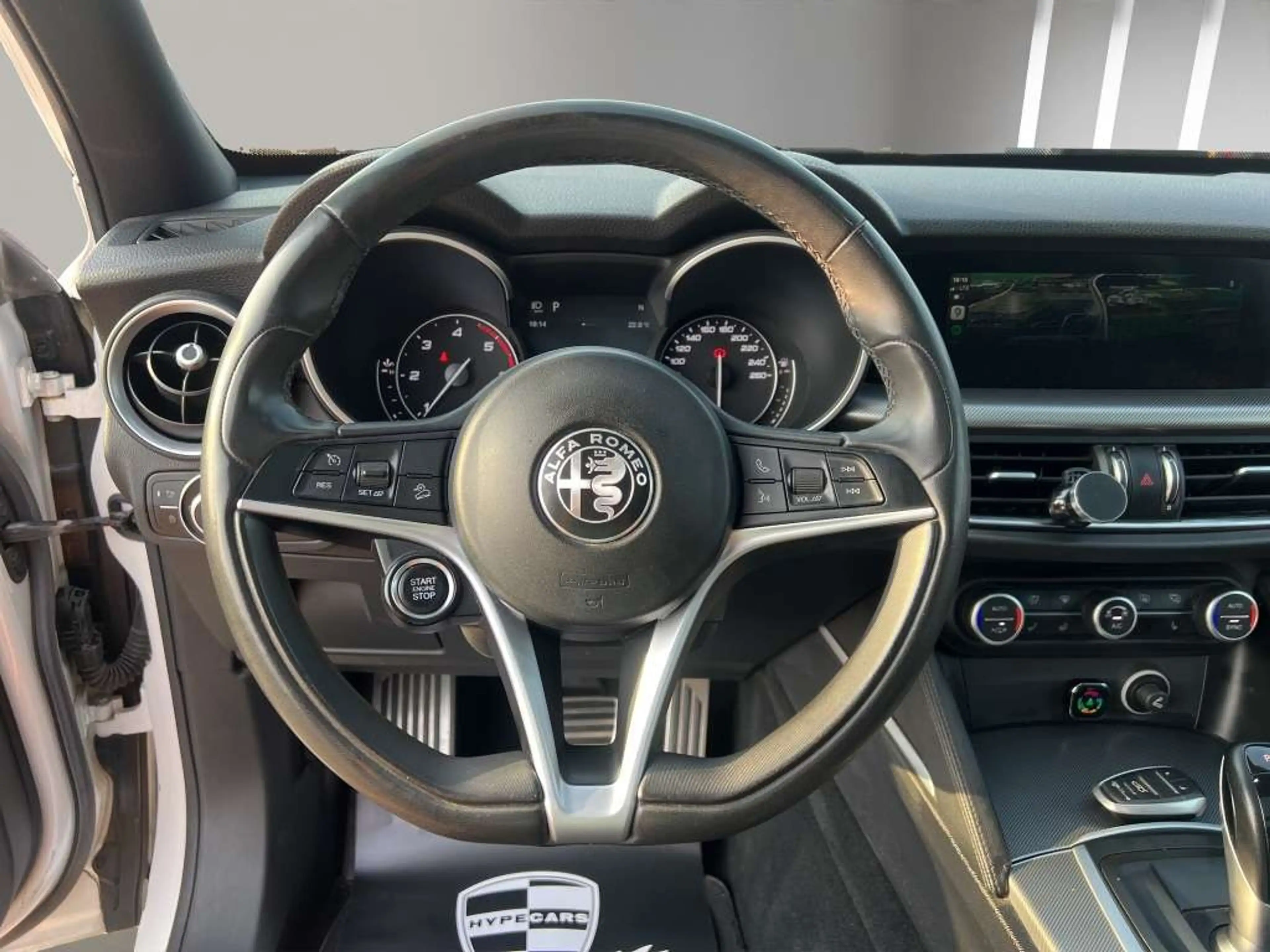 Alfa Romeo Stelvio Super Q4 2,2-JTD AWD *NAVI*LED*PANO* — photo 10