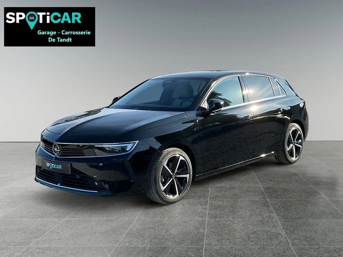 Opel Astra Elegance 1.2 110pk  zetel/stuur verwarming, vooru Noir - 1