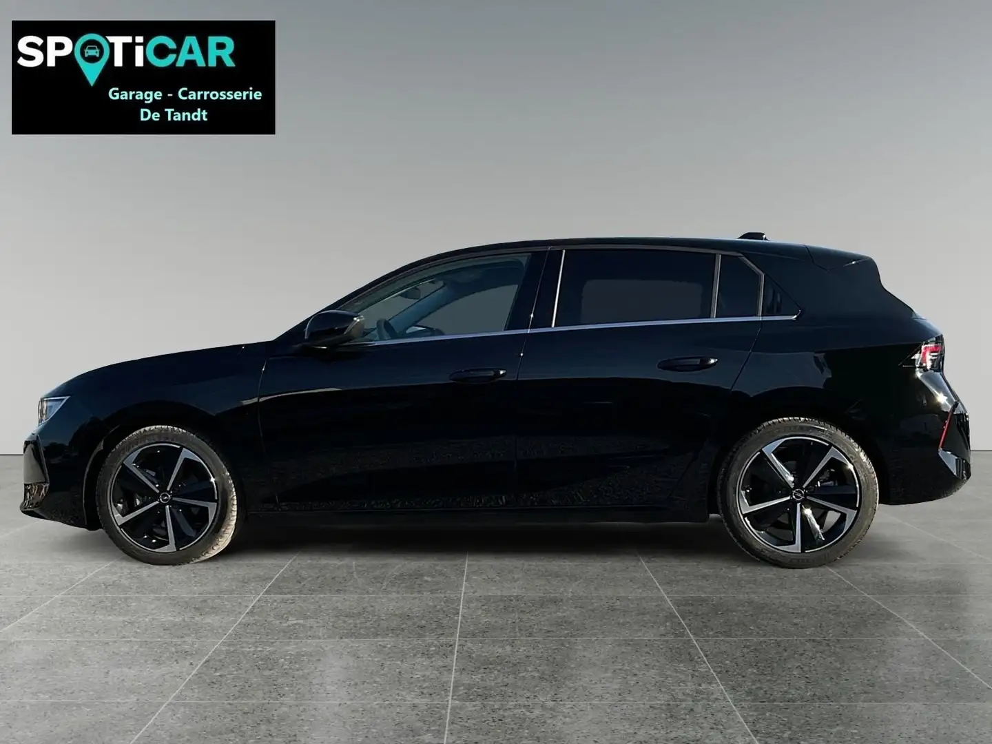Opel Astra Elegance 1.2 110pk  zetel/stuur verwarming, vooru Noir - 2