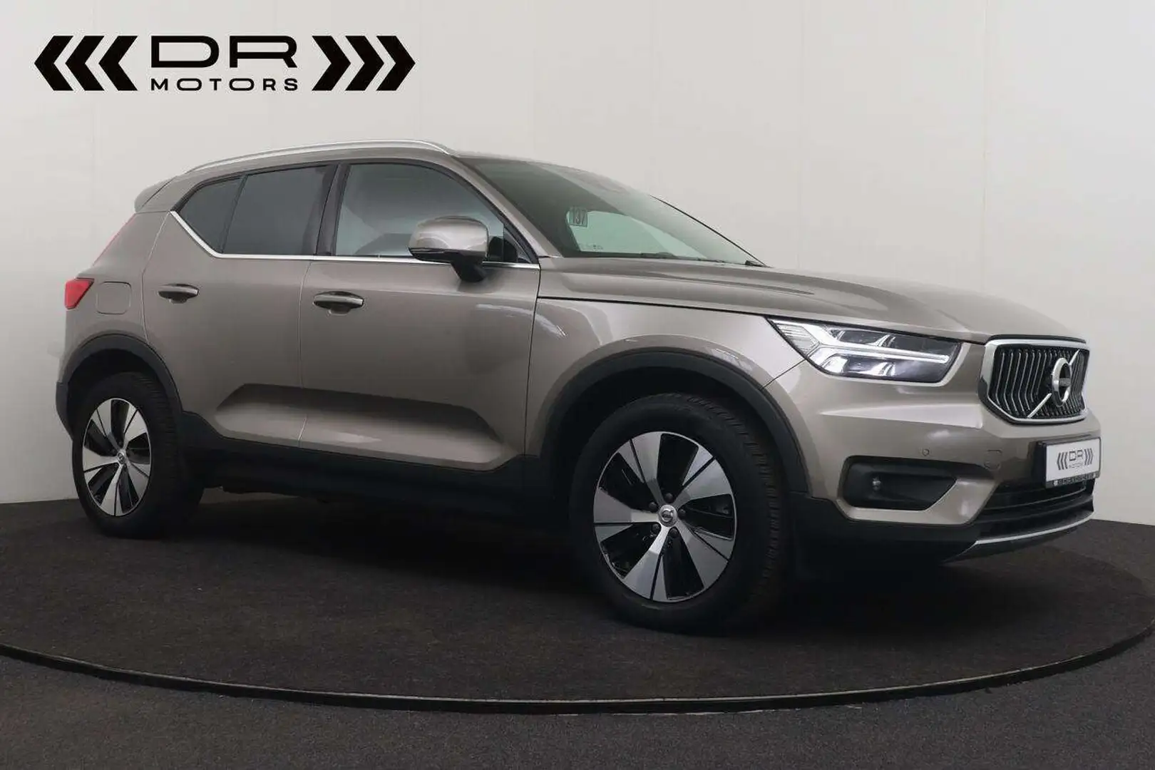 Volvo XC40 T4 RECHARGE PHEV MOMENTUM PRO - NAVI - LED - HA... Beige - 2