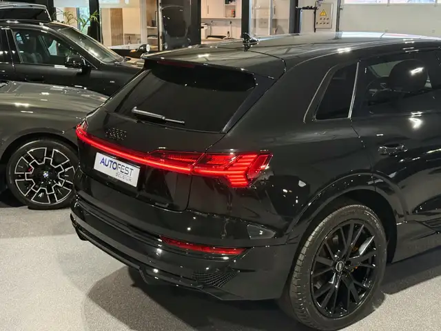 Audi E-Tron view 6
