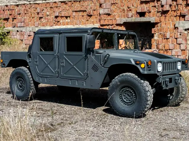 HUMMER H1 HMMWV, Humvee, M 1123,  neu aufgebaut