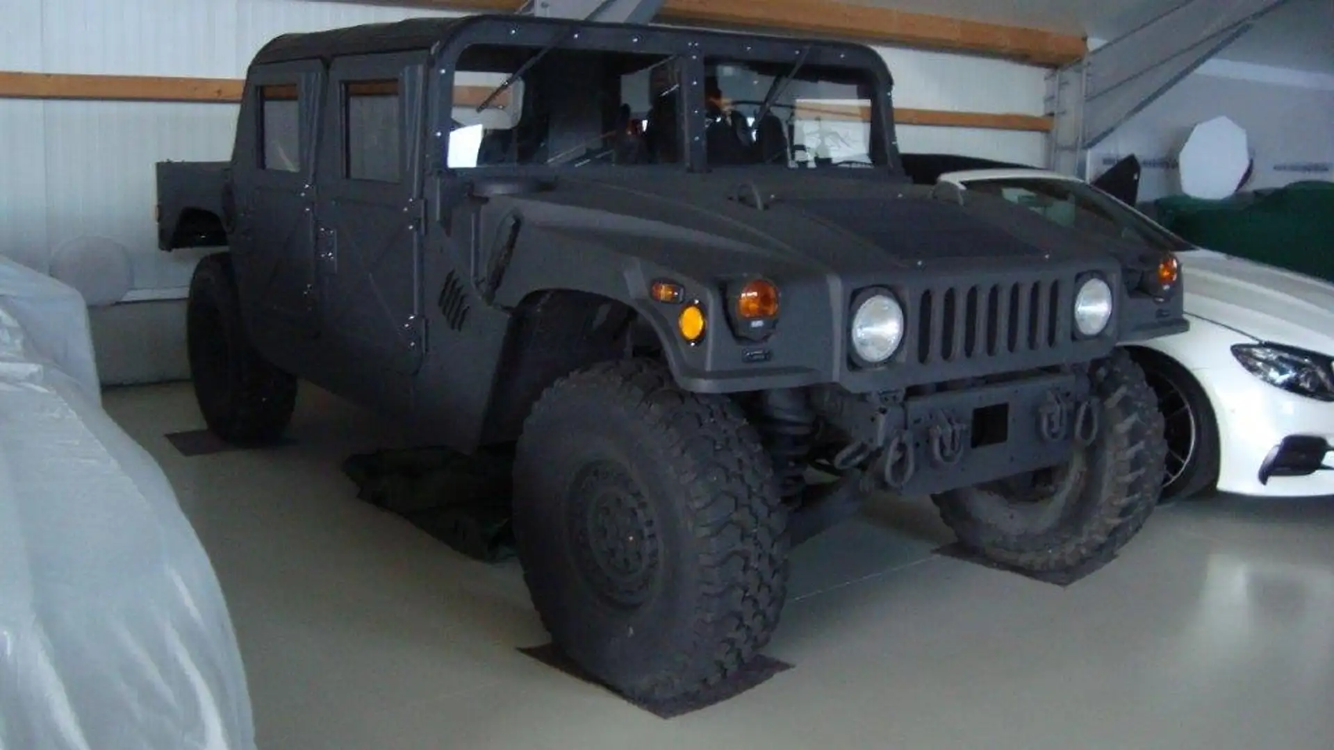 HUMMER H1 M 1123 - 1