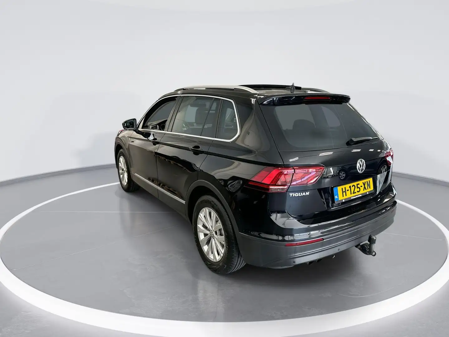 Volkswagen Tiguan 1.5 Tsi 150pk DSG ACT Comfortline Business · Panor Schwarz - 2