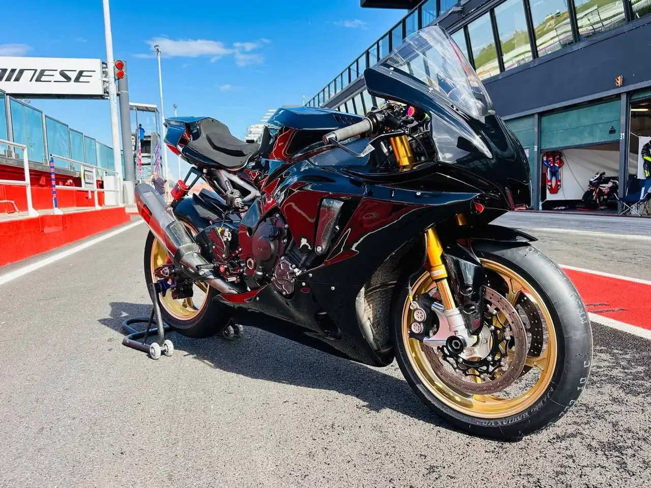 Yamaha YZF-R1