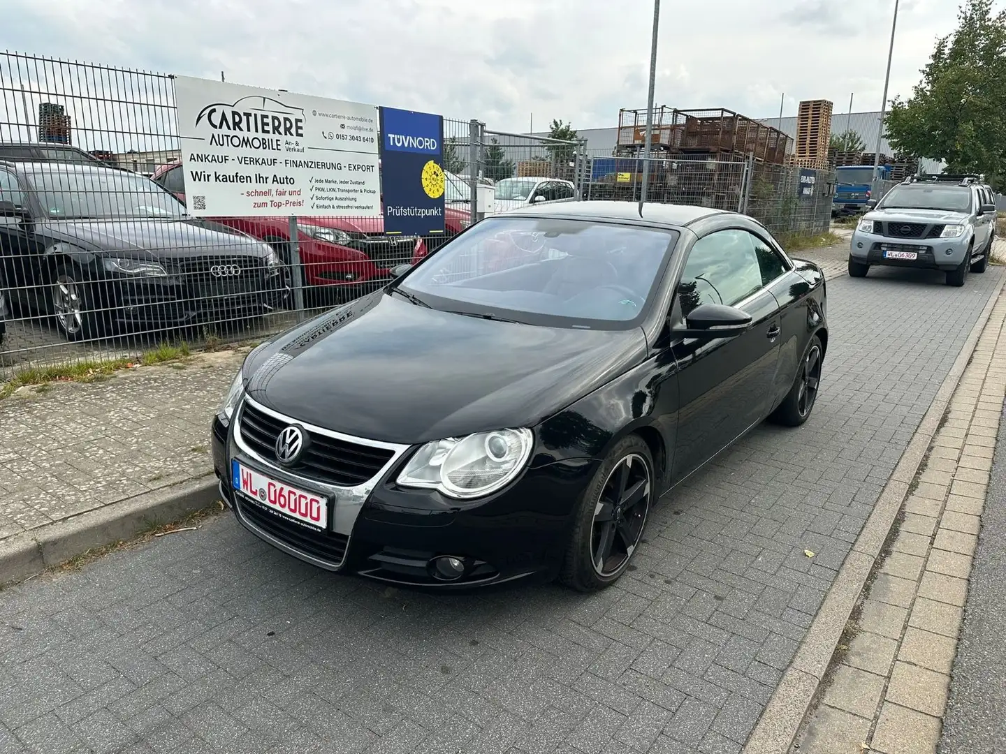 Volkswagen Eos 2.0 TDI*SCHIEBEDACH*NAVI*TEMPOMAT*2.Hand*AHK Noir - 1
