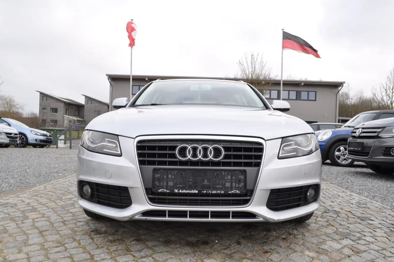 Audi A4 Avant Attraction /NAVI/Bi-XENON/8x BEREIFT Silber - 2