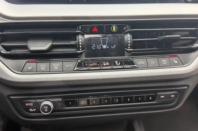 BMW 1 Series view 12