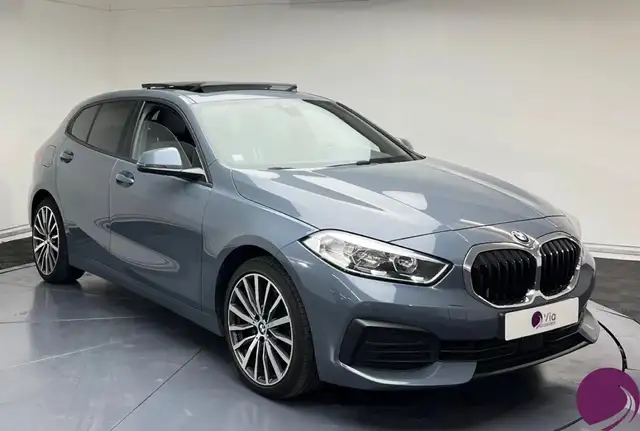 BMW 1 Series view 2