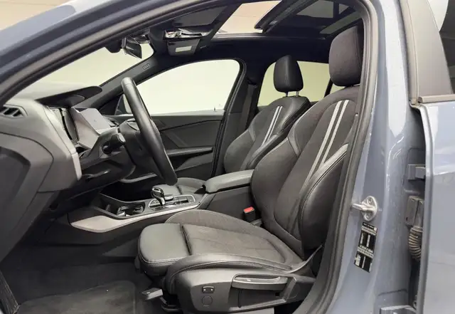 BMW 1 Series view 7