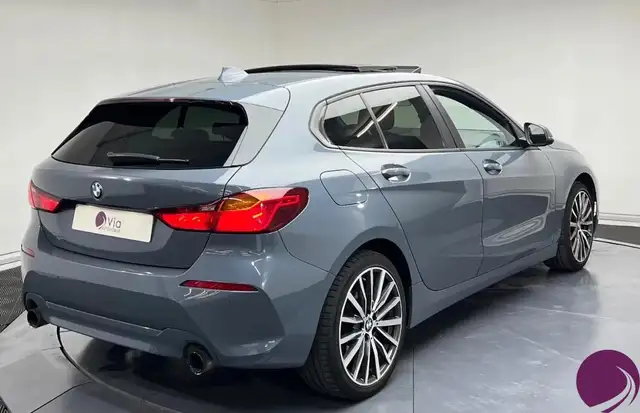 BMW 1 Series view 5