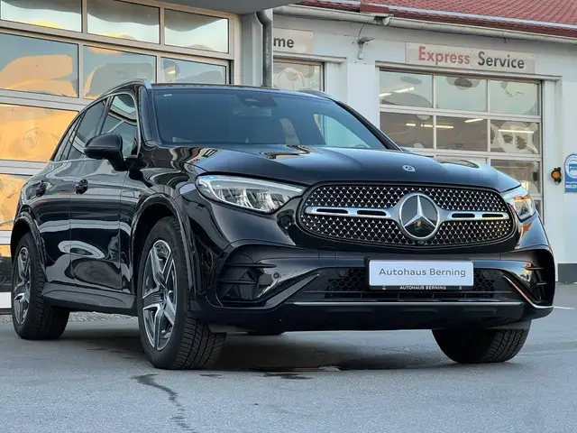 Mercedes-Benz GLC 300 d 4MATIC AMG LINE KAMERA AHK DISTRONIC