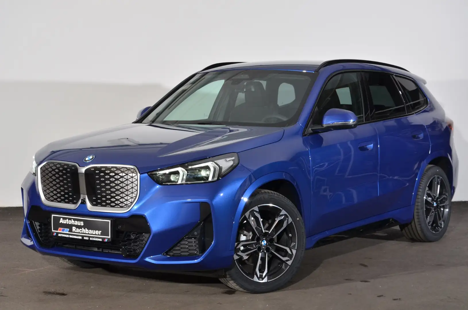BMW iX1 eDrive20 Blau - 1
