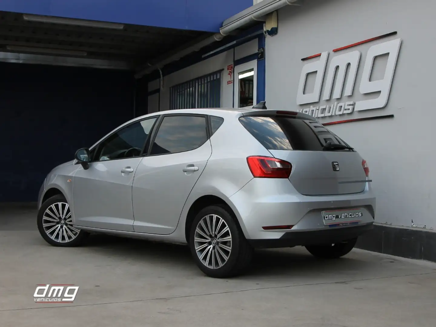 SEAT Ibiza ST 1.4TDI CR S&S Style Connect 90 Plateado - 2