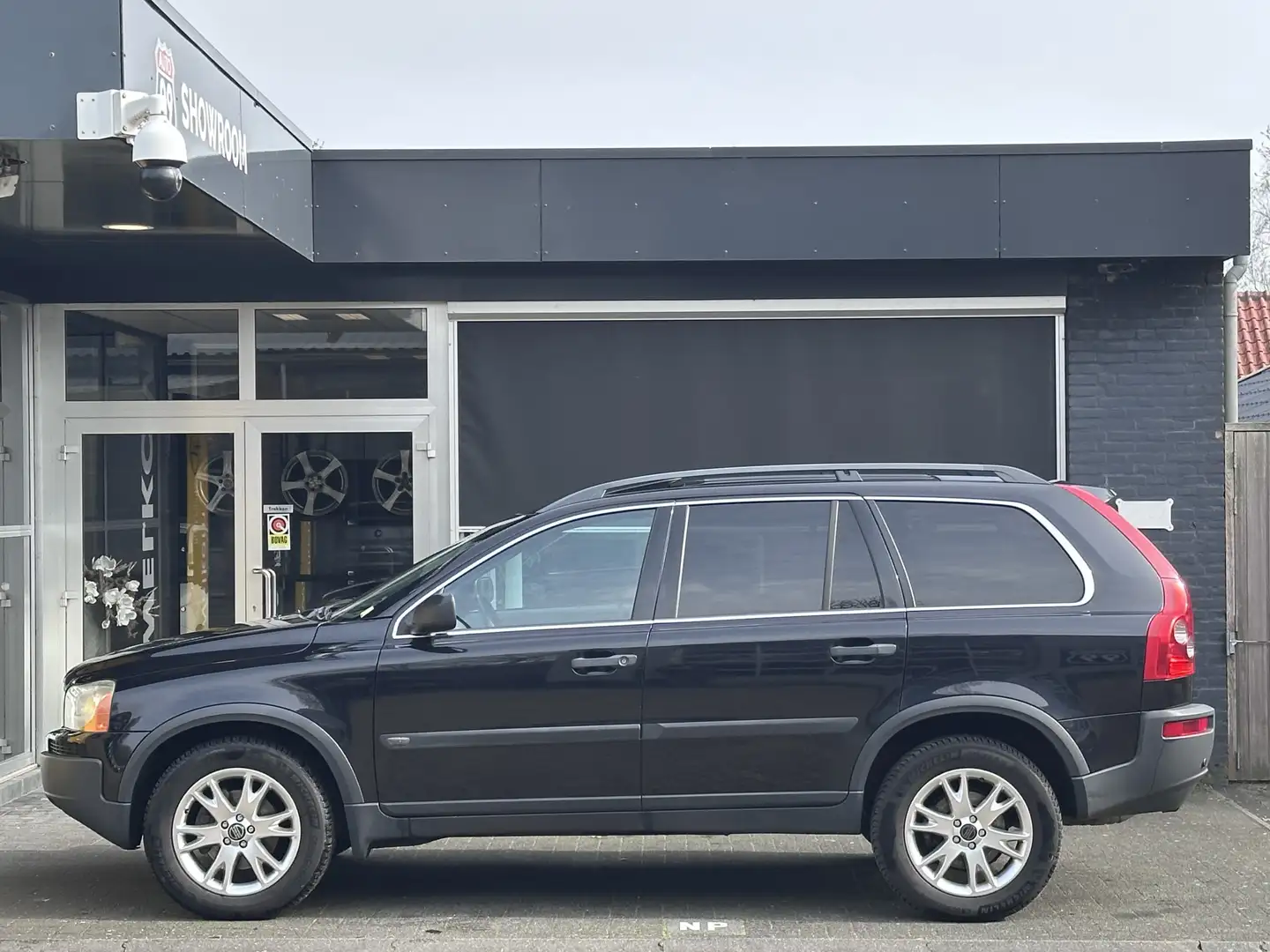 Volvo XC90 2.5 T Exclusive CLIMA / CRUISE / PANO / AUTO / STO Schwarz - 2