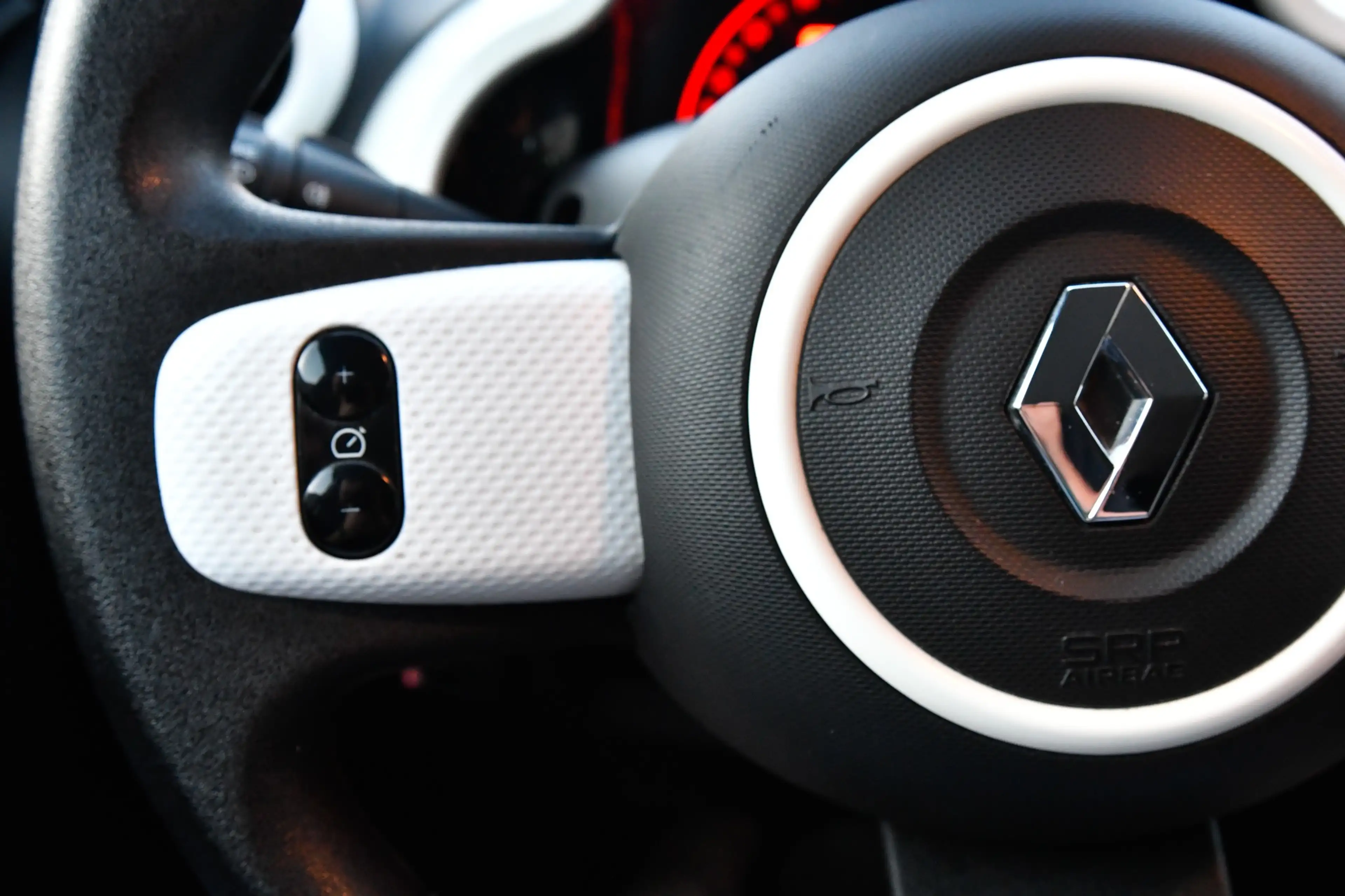 Renault Twingo Twingo 1.0i SCe *CarPlay*Cruise* — photo 5