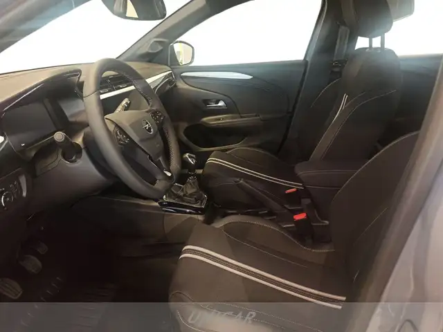 Opel Corsa view 8