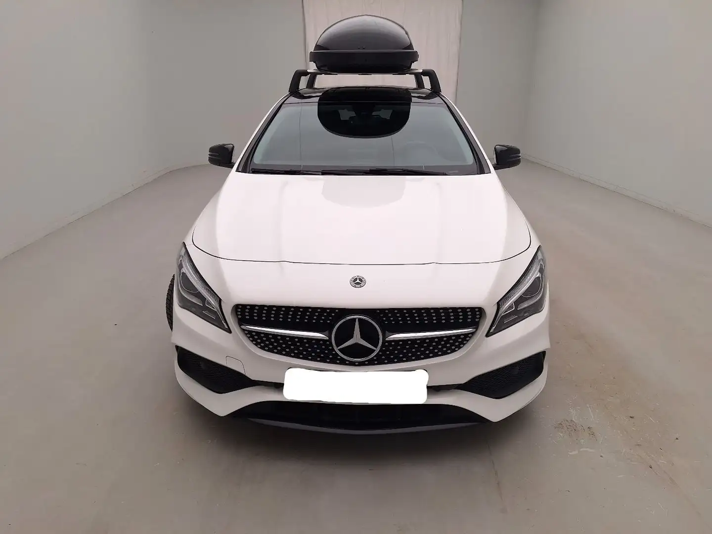 Mercedes-Benz CLA 180 AMG-LINE/NAVI/LED/LEDER/PANO/SHZ Weiß - 2