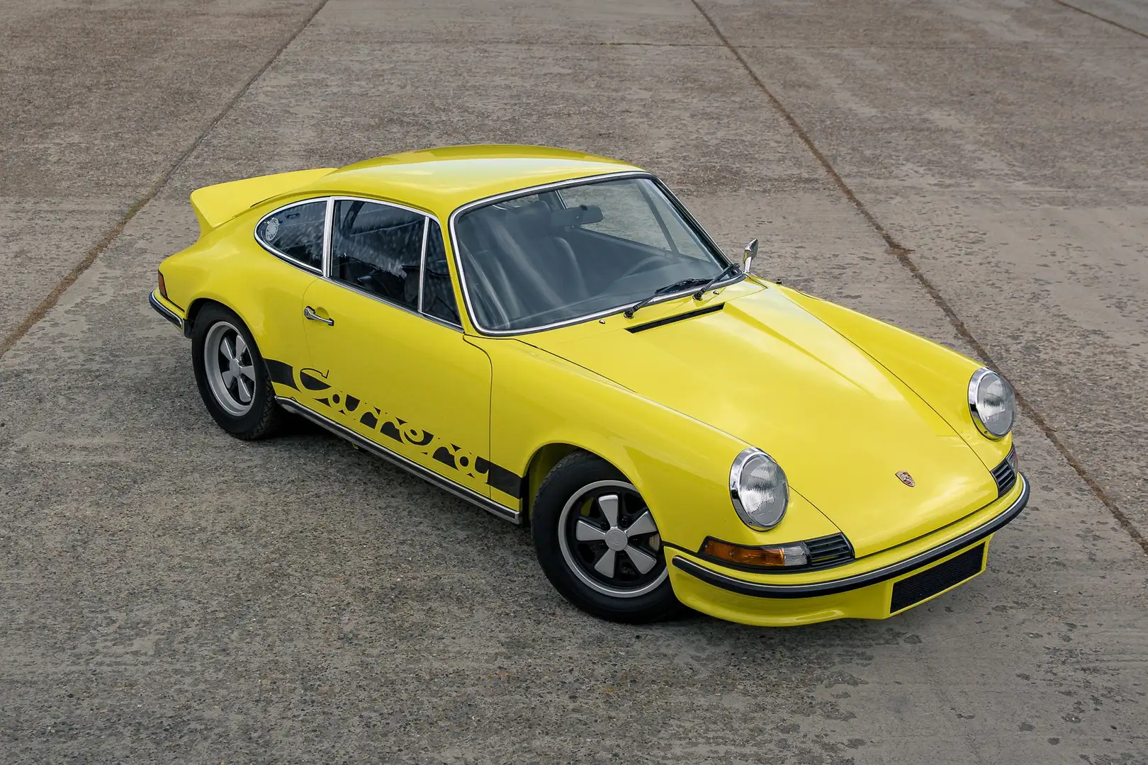Porsche 911 Carrera 2.7 RS | One of only 1308 Touring models Jaune - 1